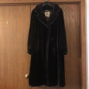 Real fur coat. Limited edition. Metzger vintage.